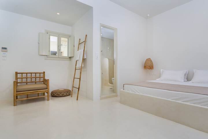 Room 16 of 77