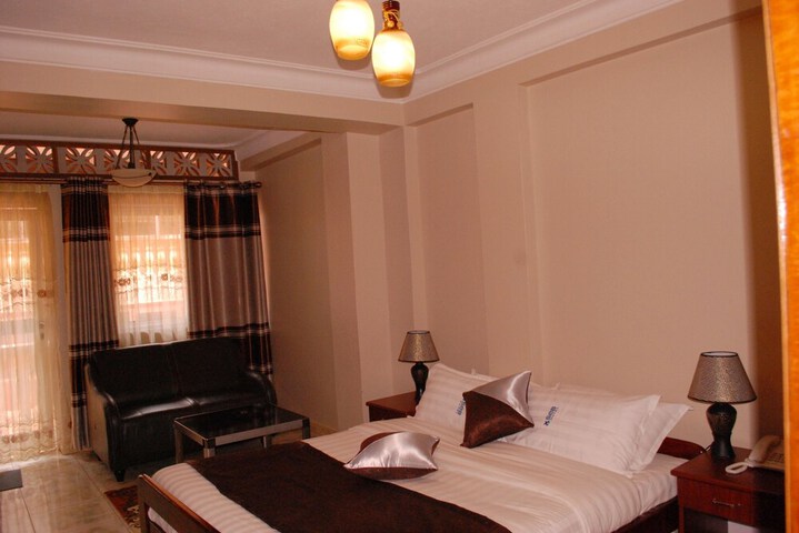 Room 13 of 43
