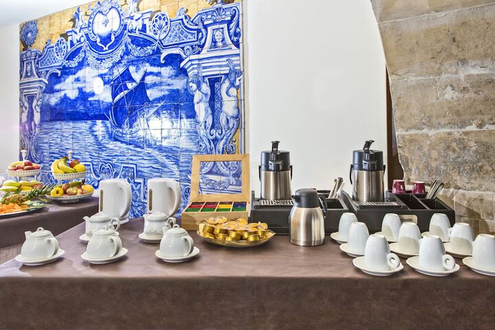 Breakfast/Coffee Service 47 of 73