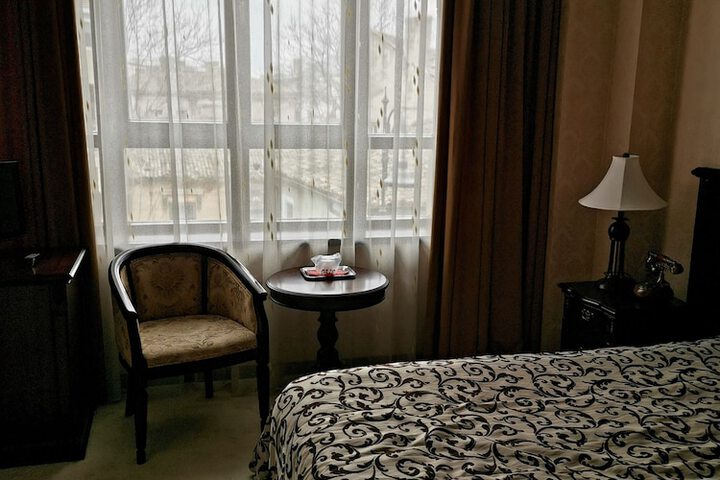 Room 11 of 26