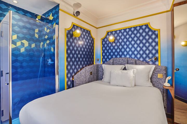 Room 51 of 87