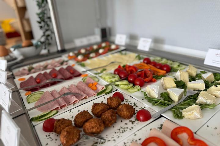 Dining 68 of 78