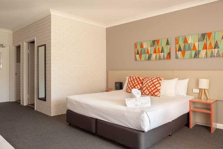 Room 15 of 76