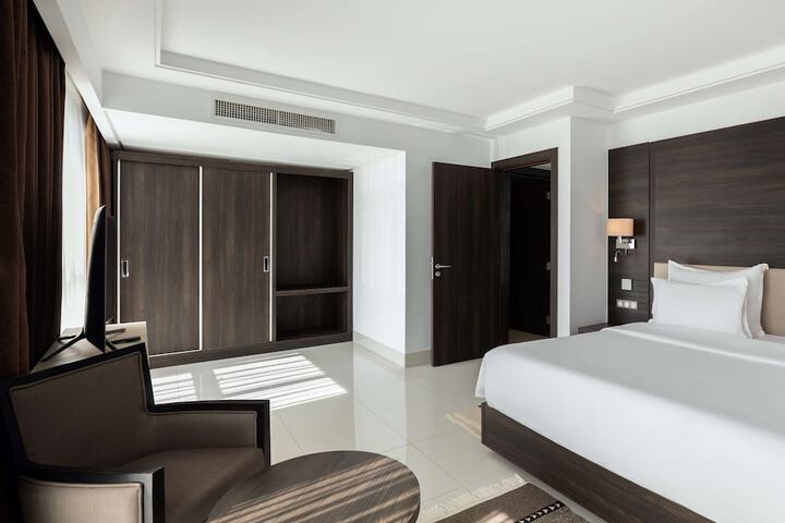 Room 9 of 47