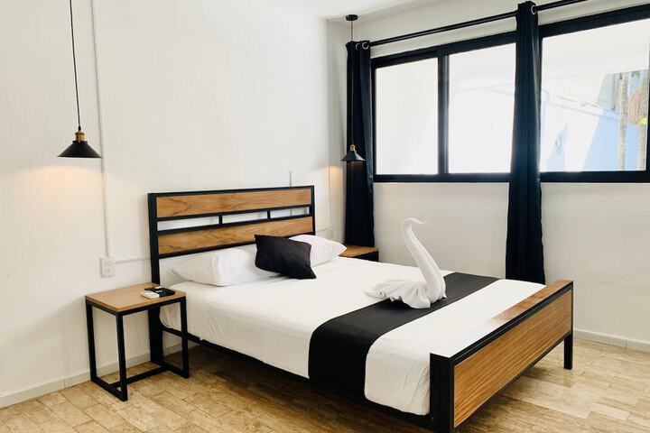 Room 4 of 80
