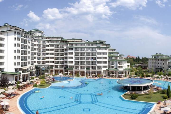 Hotel with Pool