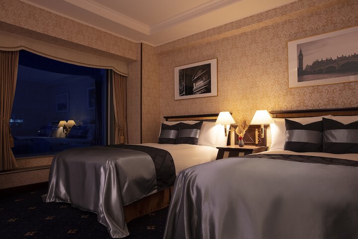Room 16 of 190