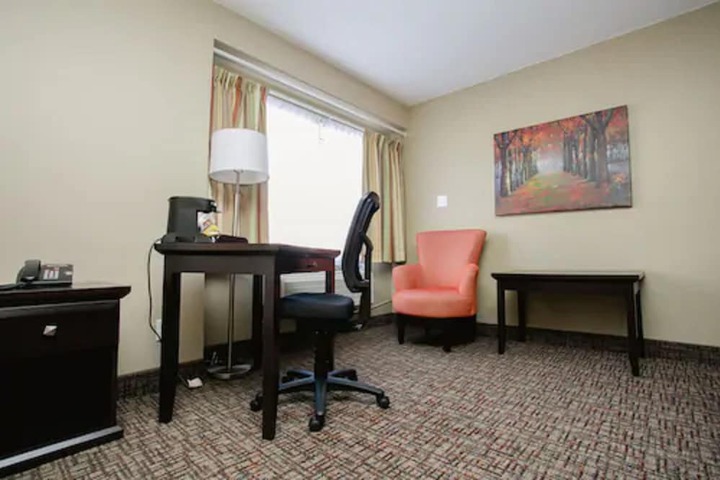 Room 9 of 25