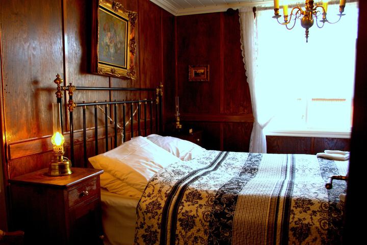 Room 11 of 43