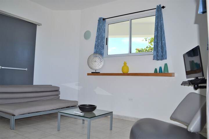 Room 18 of 181