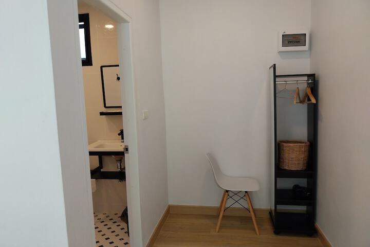 Room 17 of 47