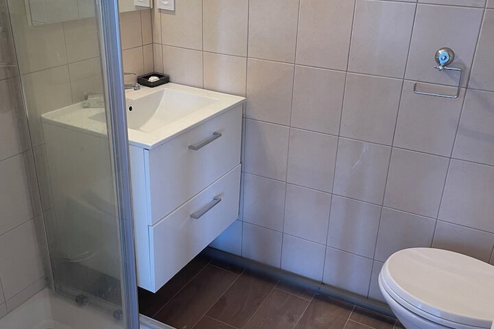 Room 2 of 9