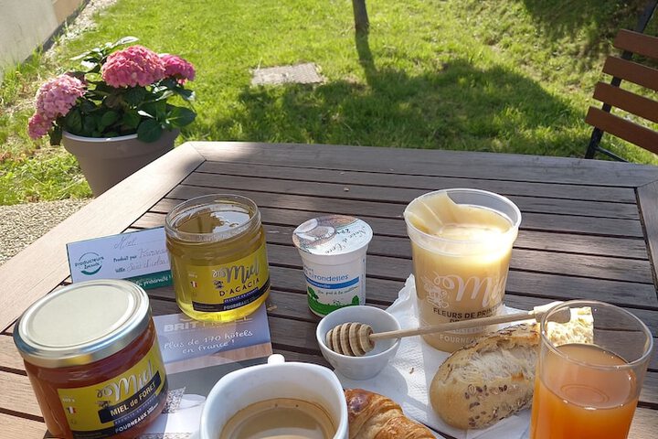 Breakfast/Coffee Service 60 of 88