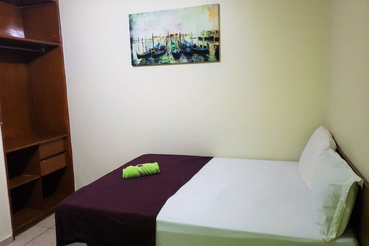 Room 2 of 31