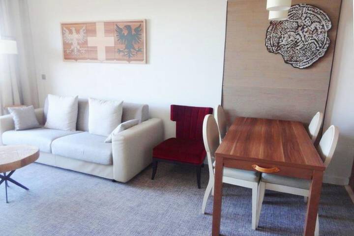 Room 11 of 31