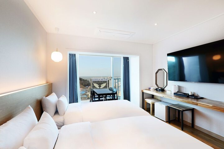 Room 14 of 30