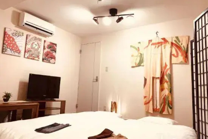 Room 2 of 2