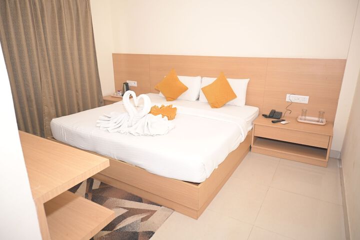 Room 8 of 35