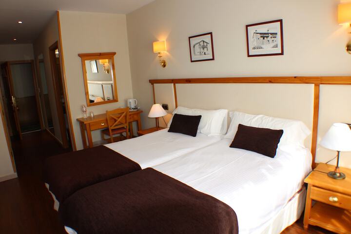 Room 14 of 33