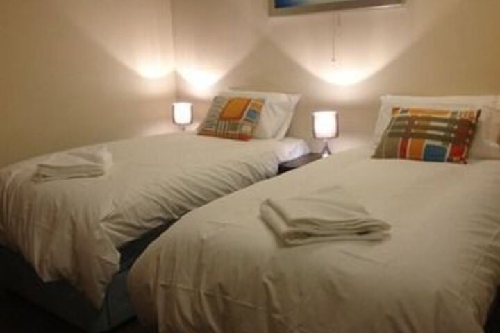 Room 8 of 16