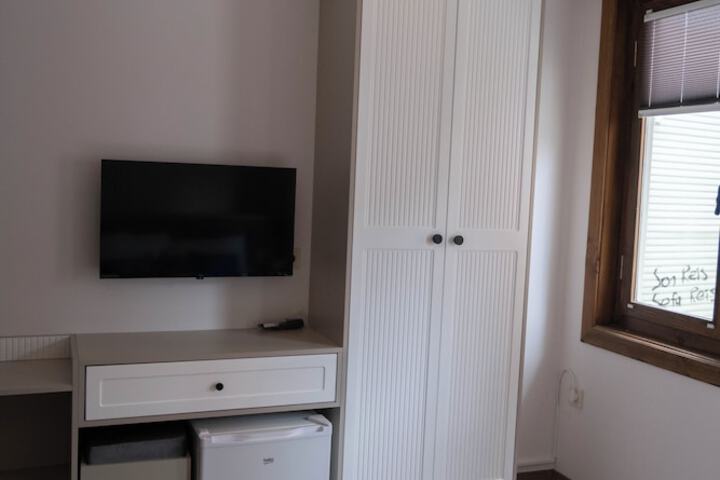 Room 16 of 70