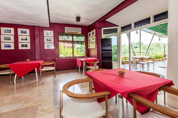 Dining Photos