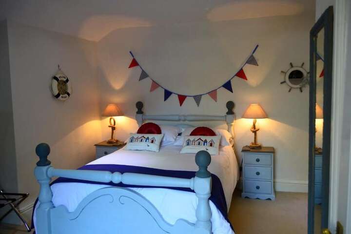 Room 12 of 38