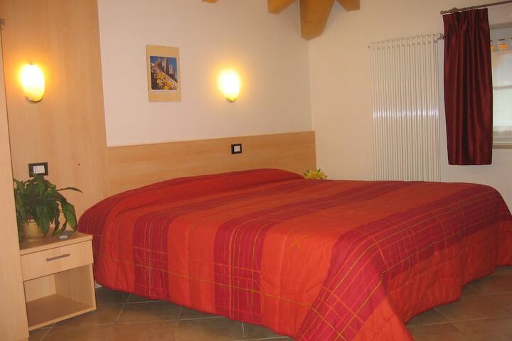 Room 3 of 31