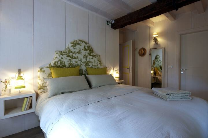 Room 8 of 41