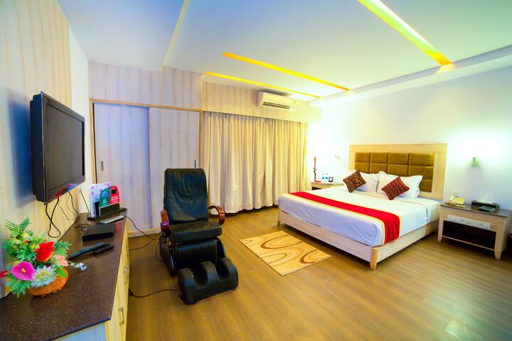Room 9 of 32