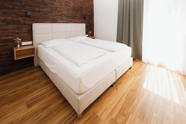 Room 14 of 36