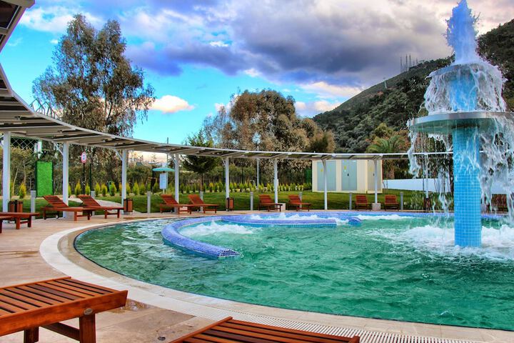 Hotel with Pool
