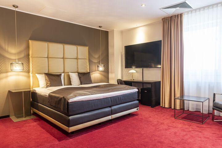 Room 34 of 105