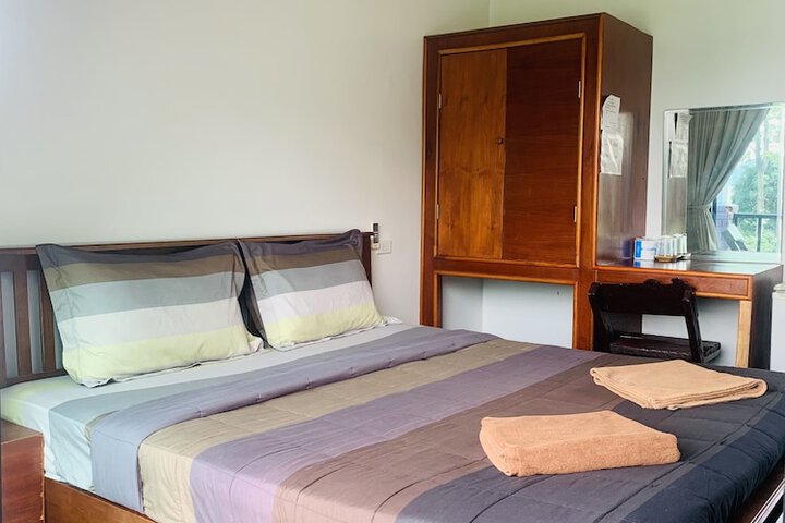 Room 3 of 16