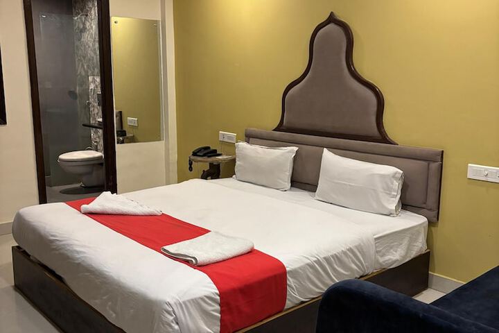 Room 8 of 17