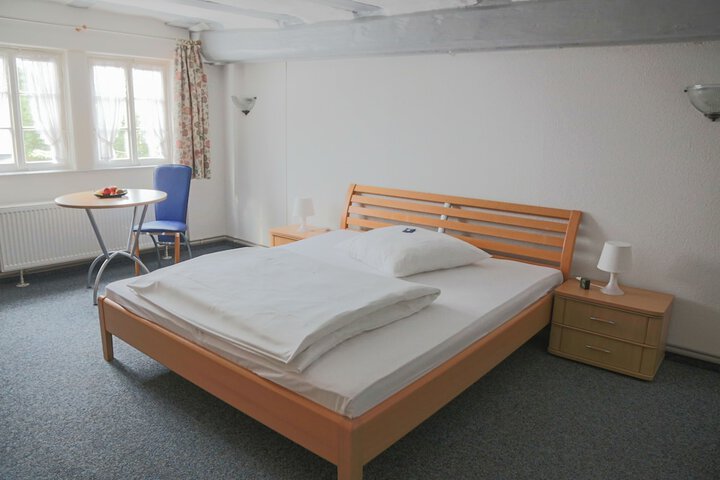 Room 6 of 15