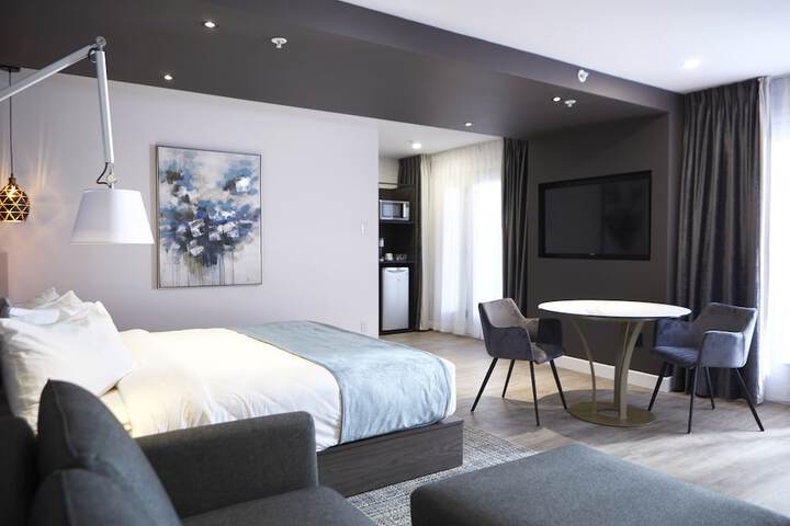 Room 28 of 76