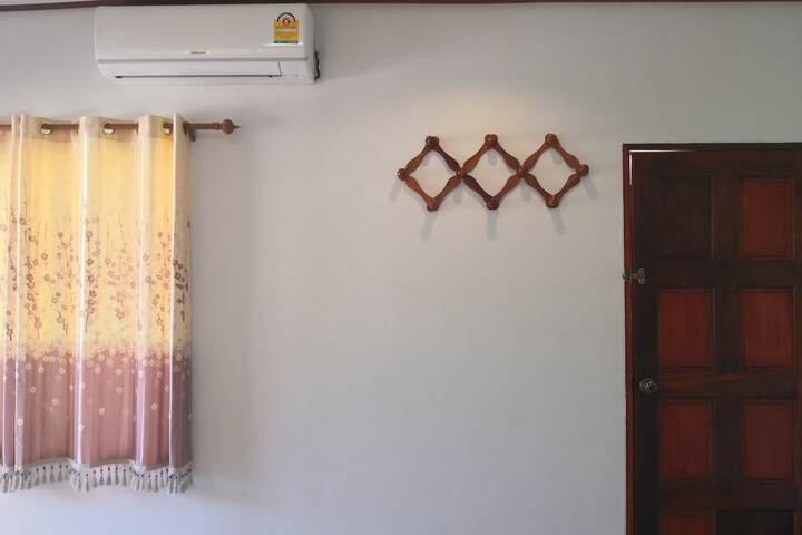 Room 6 of 14