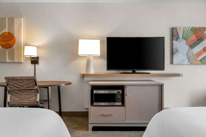 Room 42 of 101