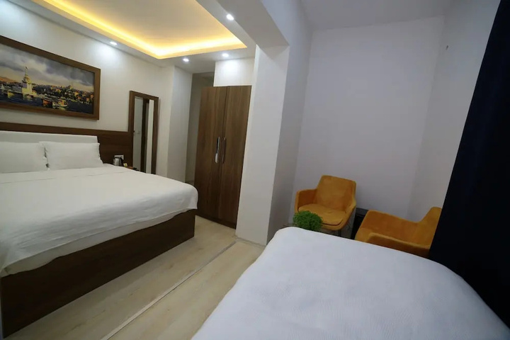 Room 4 of 21