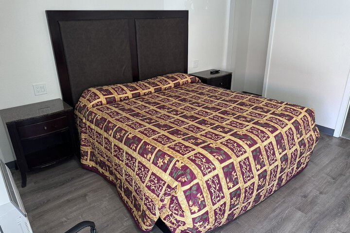 Room 6 of 43
