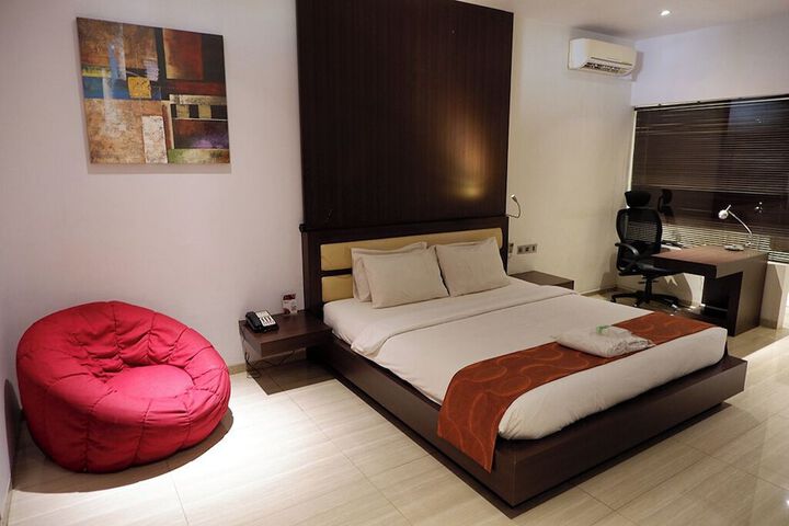 Room 14 of 90