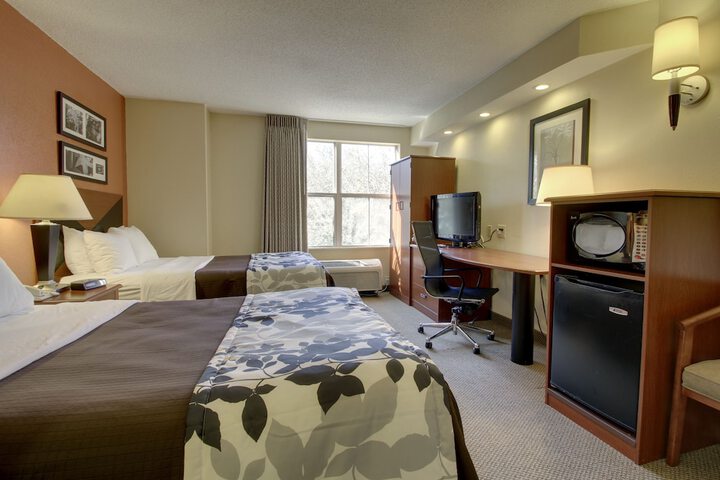 2 Double Beds (1 of 11)