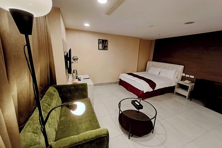 Room 34 of 61