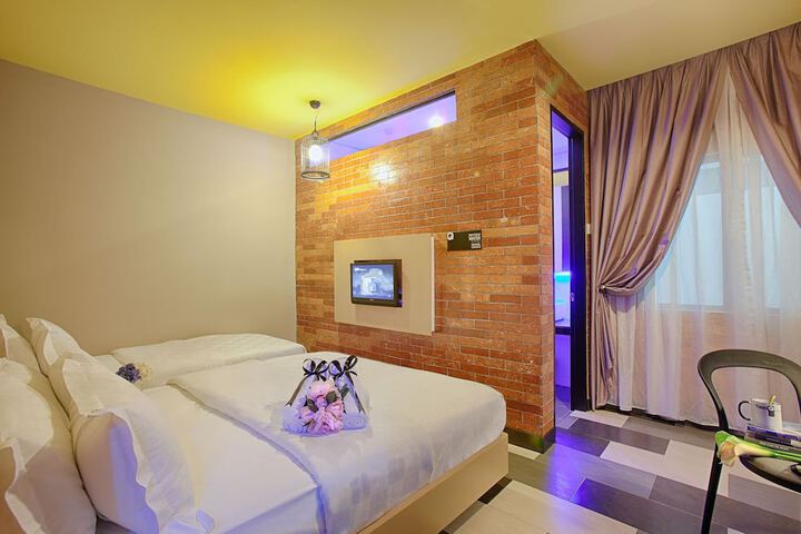 Room 20 of 46