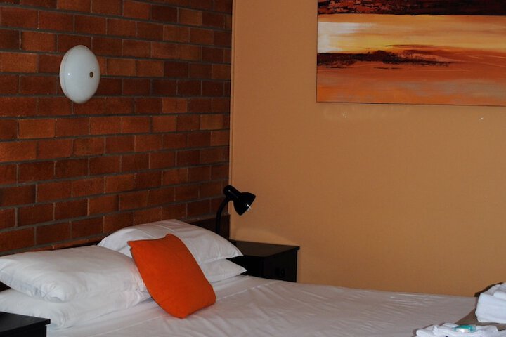 Room 4 of 43