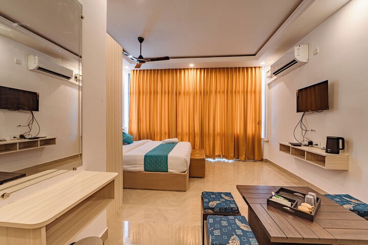 Room 10 of 17