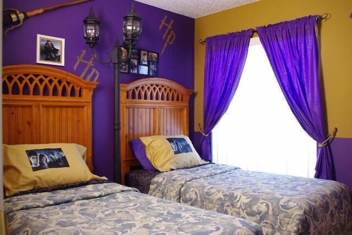 Room 4 of 15