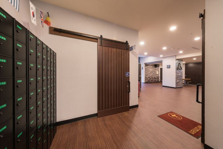 Ballroom/Hall 90 of 98
