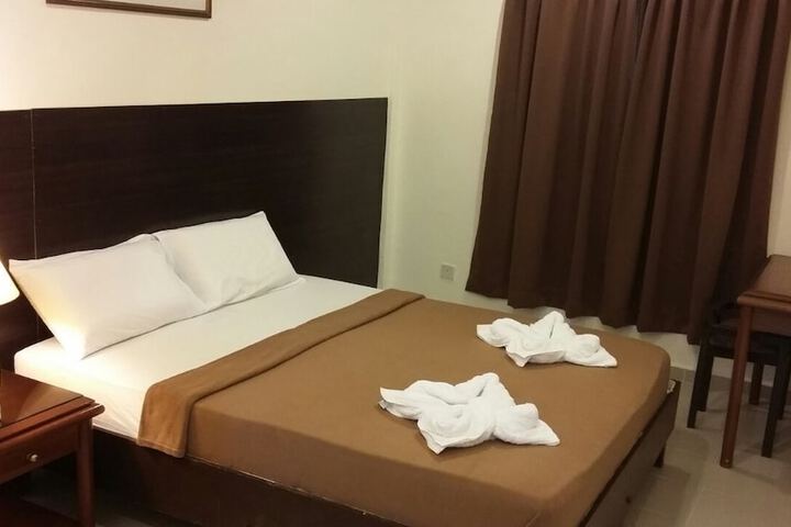 Room 8 of 34
